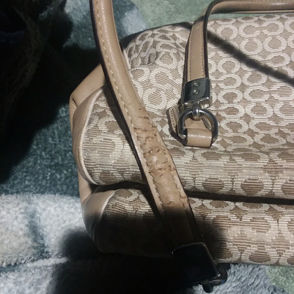 Coach purse - Picture 4 of 5